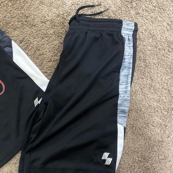 Boys Children’s Place Activewear Gamer set size 10/12 - Picture 6 of 6